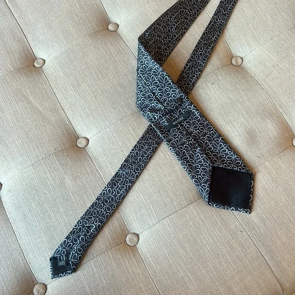 Gucci 100% Silk Blue Pattern Printed Tie Made in Italy